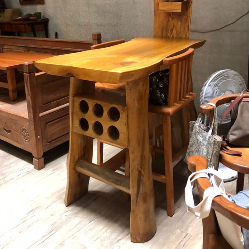 長形原木桌椅