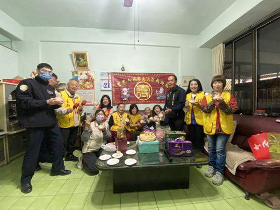 榮民吳洪羨奶奶百歲嵩壽.臺南市榮服處溫馨慶生