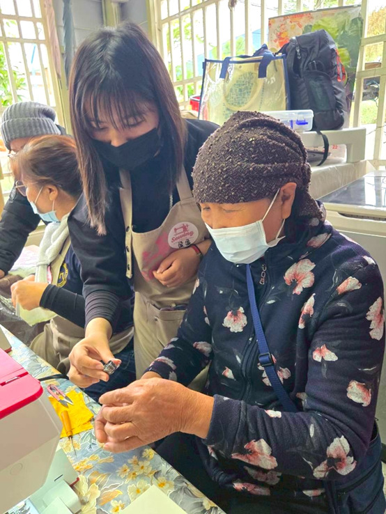 光復鄉馬太鞍大馬部落縫繡送暖暨石墨烯圍巾教學計畫