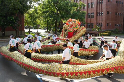 台南府城百米巨龍藝陣踩街祈福巡禮