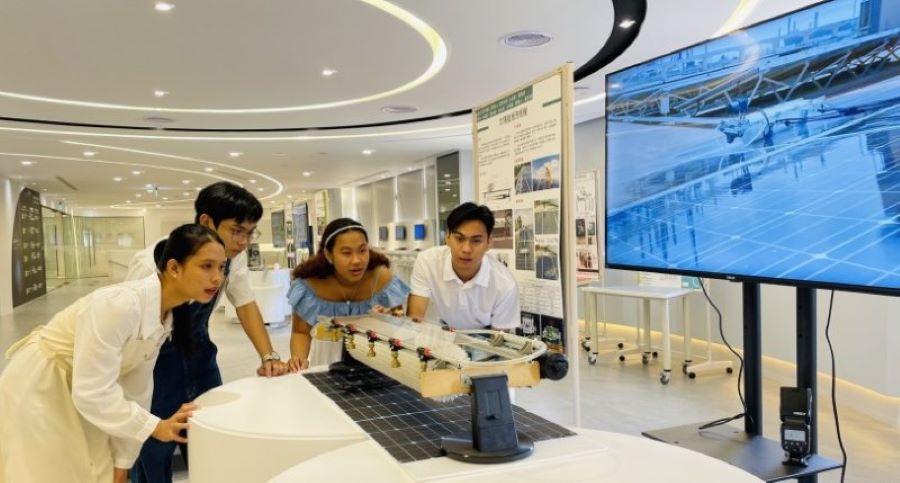 義守大學工程與科技學系全數通過IEET 六年認證 一張畢業證書，全球工作通行無阻