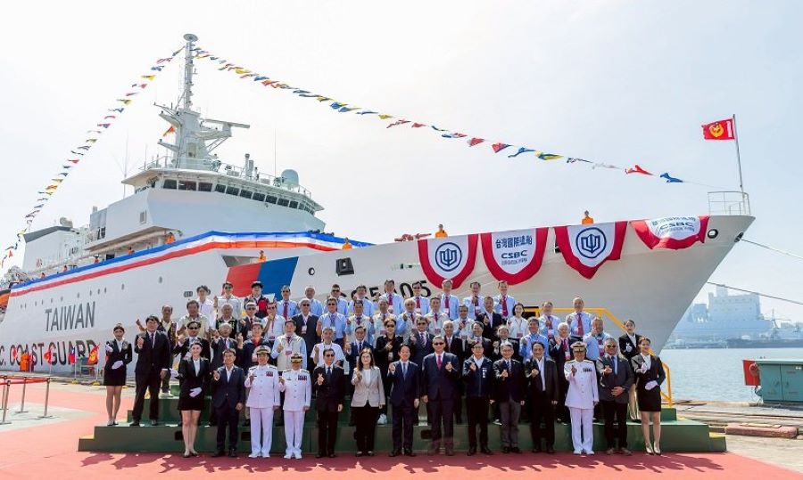 台船舉行「台北艦」成軍暨「西拉雅號」命名下水典禮