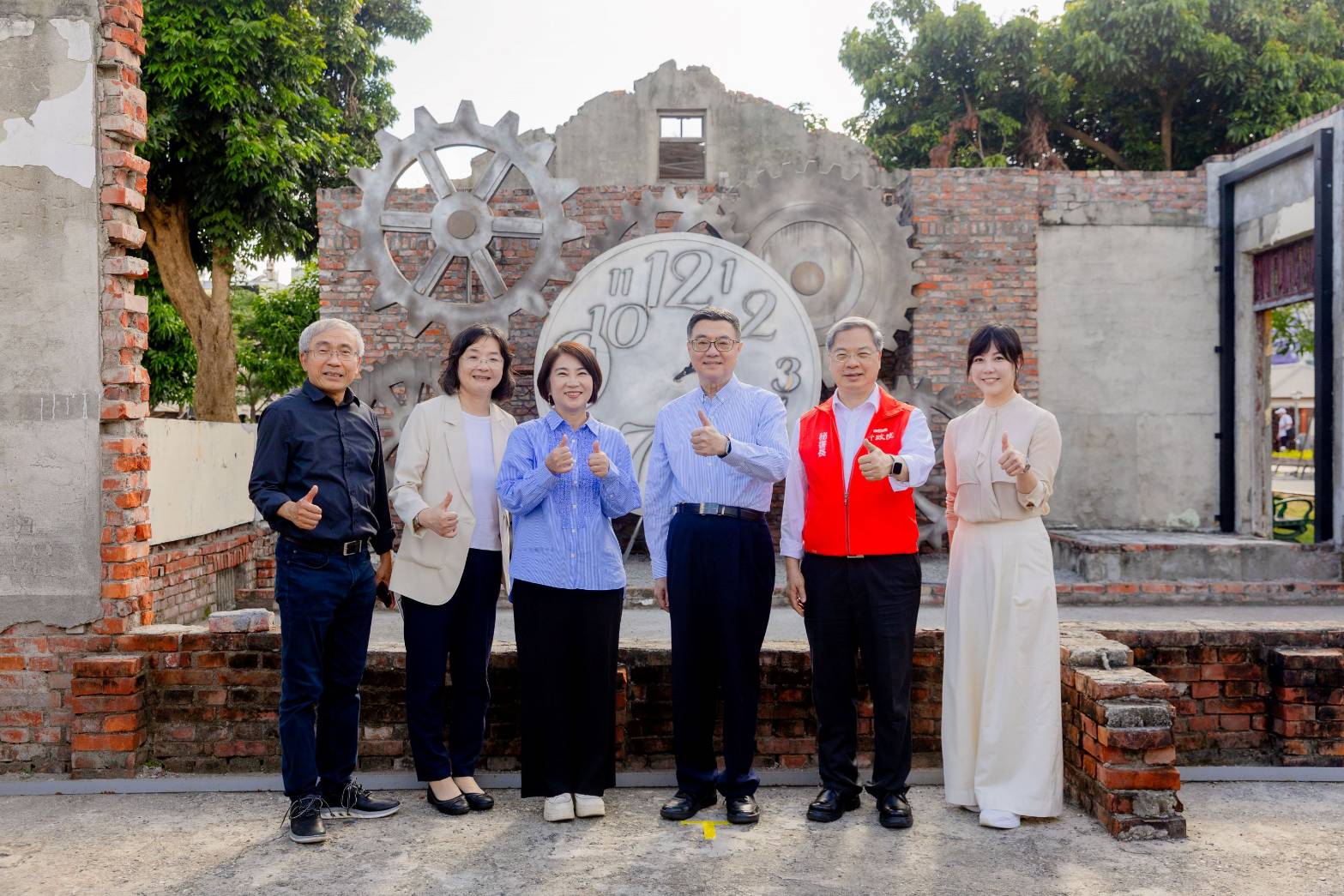 行政院長卓榮泰走訪屏東勝利星村 周春米盼中央挹注經費