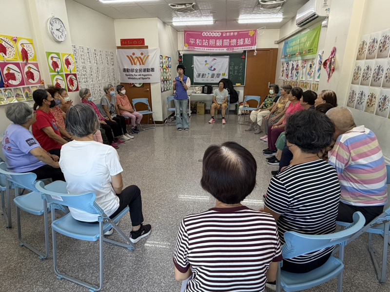 嘉義縣要升級照顧長輩不能慢半拍 吳品叡主張推動80歲以上長者健保費補助
