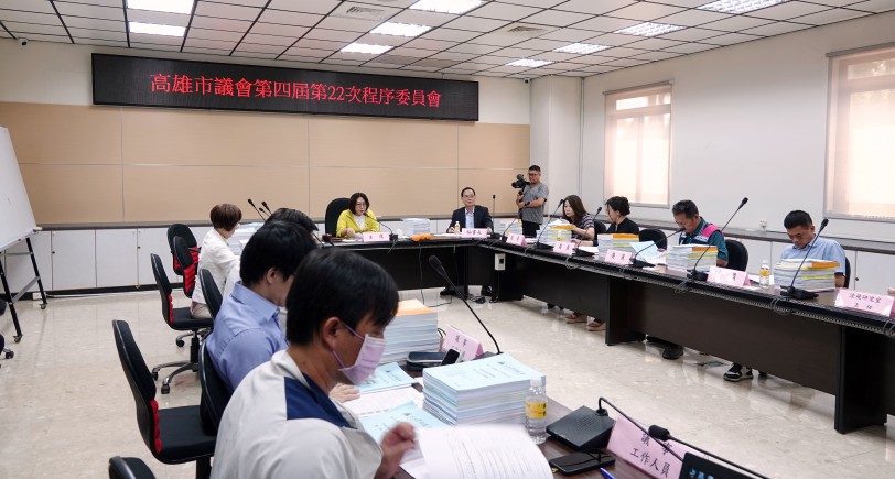 程序委員會同意市府提案60案上程