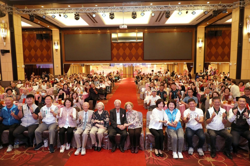共同紀錄幸福時刻 嘉義市114年「攜手相伴 長長久久」金婚禮讚活動