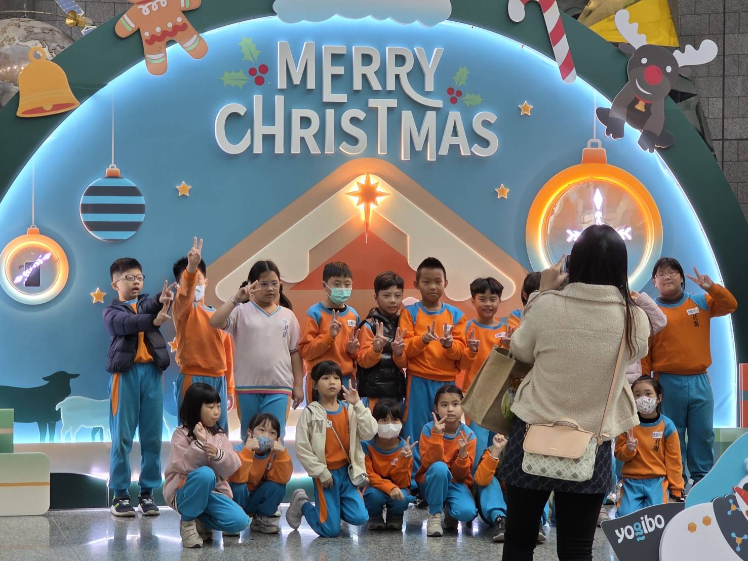 科工館冬令營報名開跑 1F大廳聖誕氛圍迎賓暖心登場