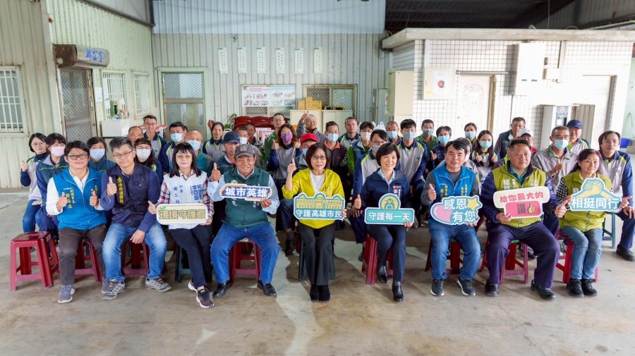 寒風中守護城市門面　康議長連兩日慰勞海線清潔隊致敬無名英雄