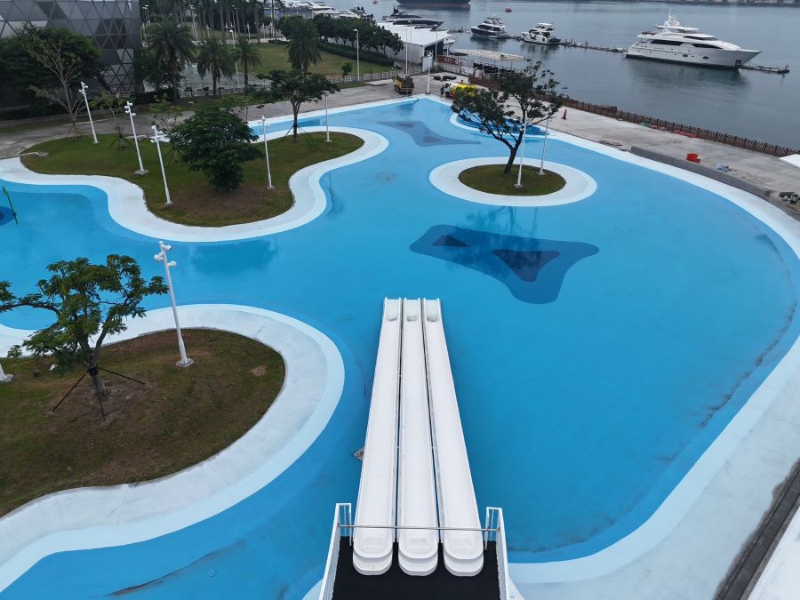 高雄最Chill玩水新地標!星光水岸公園10/24試營運!滑水道、港景鞦韆 一次滿足!