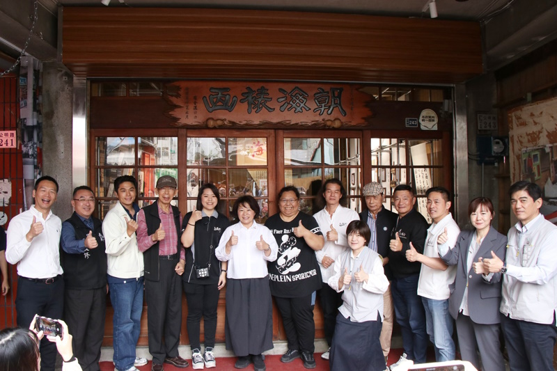 傳承工藝、連結嘉義畫都歷史與美街故事 嘉義朝海裱畫店創立 95 週年