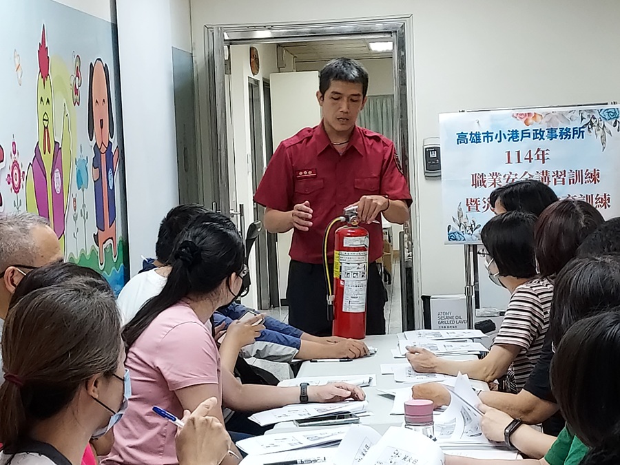 急救技能大解鎖 小港戶政化身職場安全先鋒