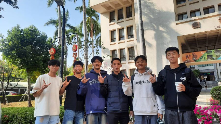 高雄一考區圓滿完成學測試務 王校長祝福考生心想事成