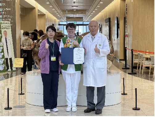 護理長研發智能照護便盆輪椅 勇奪高雄秀傳醫院首面國際金牌