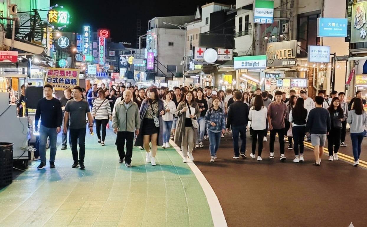 屏東縣政府推動墾丁商圈多語友善措施 「讓國際旅客看得懂台灣味」