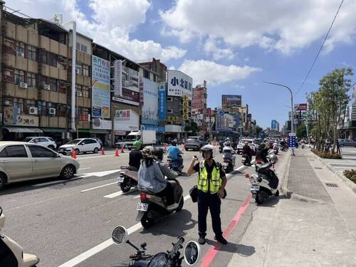 台南新光小北店開幕營運連傳斷水違停亂象