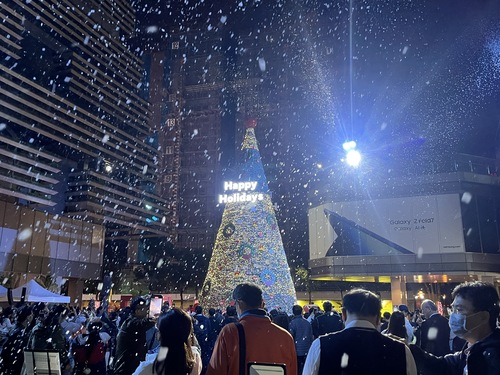台南南紡聖誕點燈捐車溫馨舉辦