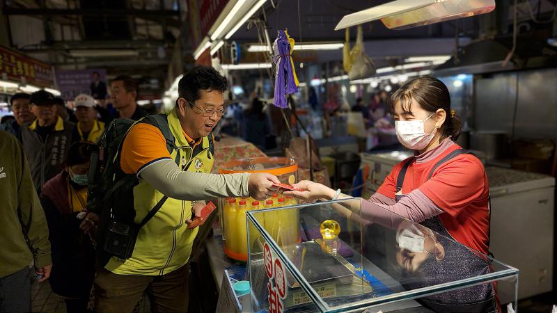 政治不只剩站隊　薛兆基：尊嚴才是民主起點