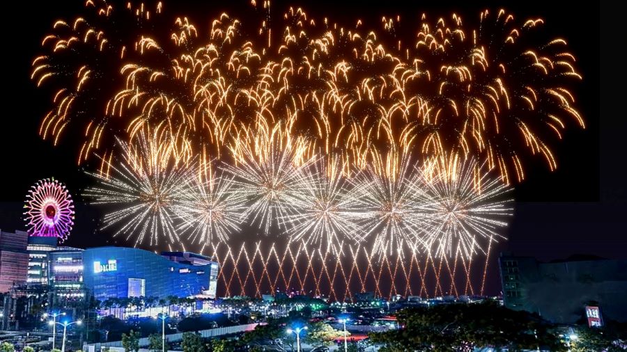 高雄跨年雙彩蛋!「水彈女王」權恩妃以紅色喜氣造型首登高雄跨年 亞灣跨年花火觀賞點公開 跟著BLACKPINK、TWICE音樂節奏躍向新年