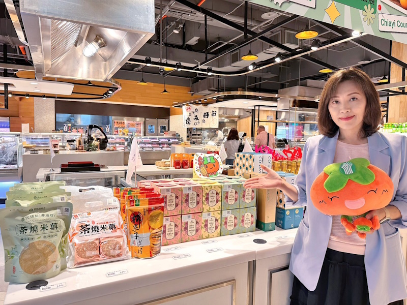 嘉義番路鄉農會特色商品進駐微風超市 柿子與茶香魅力席捲台北
