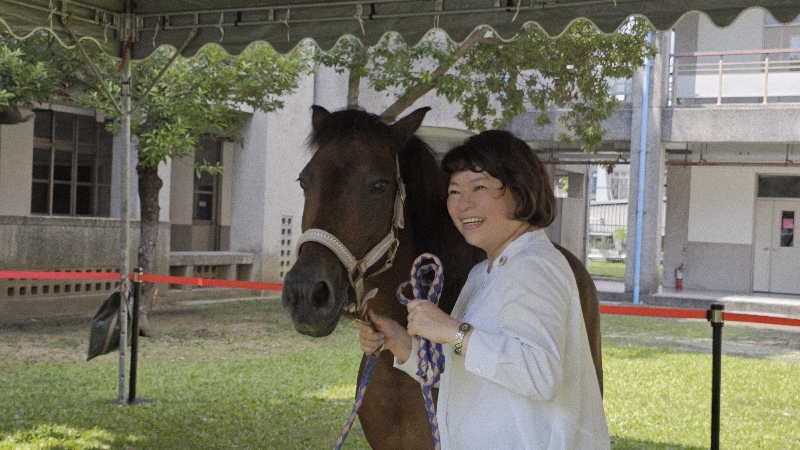 《天下雜誌》2025年縣市首長施政滿意度調查　嘉義市長黃敏惠連3年獲施政標竿首長　嘉義市勇奪「慢老城市」非六都冠軍