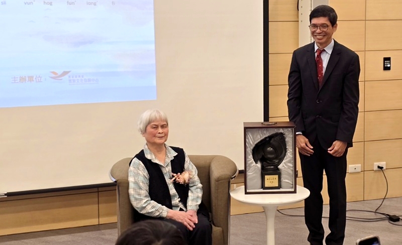 黃娟女士文學分享會暨客籍文學家文物捐贈特展開幕　 呈現客家文學生命風景