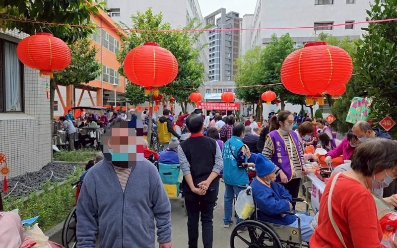 北榮新竹分院「愛在歲末/溫馨年貨大街」活動       長輩開心迎新春