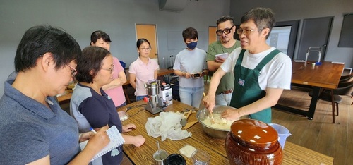 台南奇人帶路報導原民釀食魔法