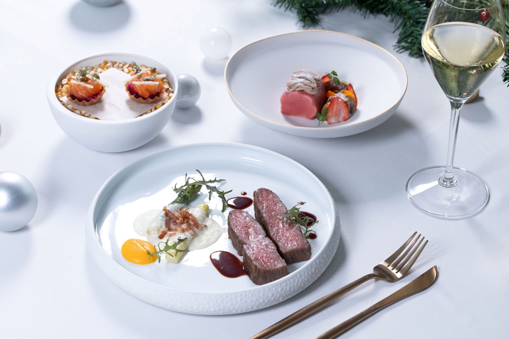 高雄萬豪酒店館內餐廳推出聖誕限定美饌 法式A5和牛饗宴&極致鐵板牛排 交織冬日味覺盛宴