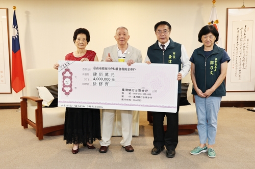 台南市政顧問徐修齊再捐400萬累計千萬助弱勢
