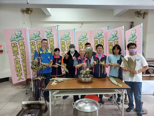 台南兒少協會助青少年端午綁粽傳承文化