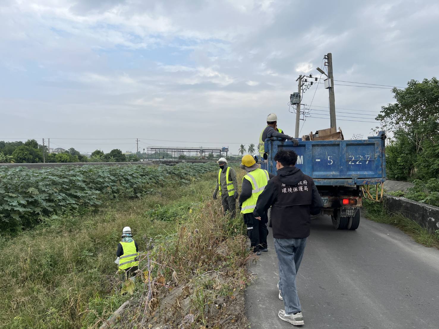 取締隨意棄置廢棄物惡行 屏縣電眼科技執法全都錄