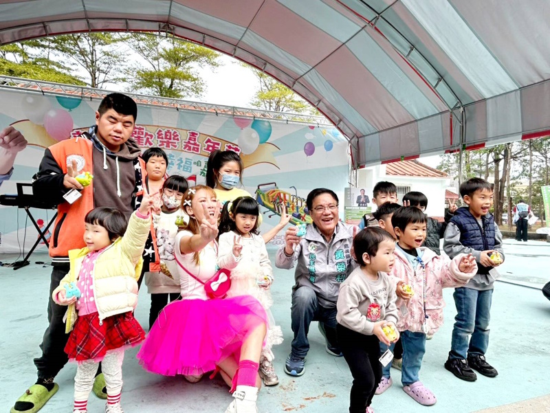 「信賴榮利 幸福嘉義」首場親子歡樂嘉年華登場 黃榮利新港與鄉親同樂 行動展現親民與農業關懷