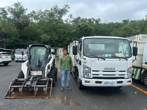 高雄市府整備完成 環保局車隊今早出發支援嘉義縣、市救災