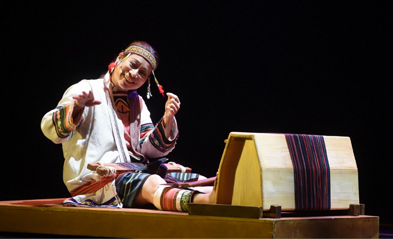 苗栗縣原民及多元族群文化藝術舞蹈團   　以《織聲》融合歌舞戲劇展成果