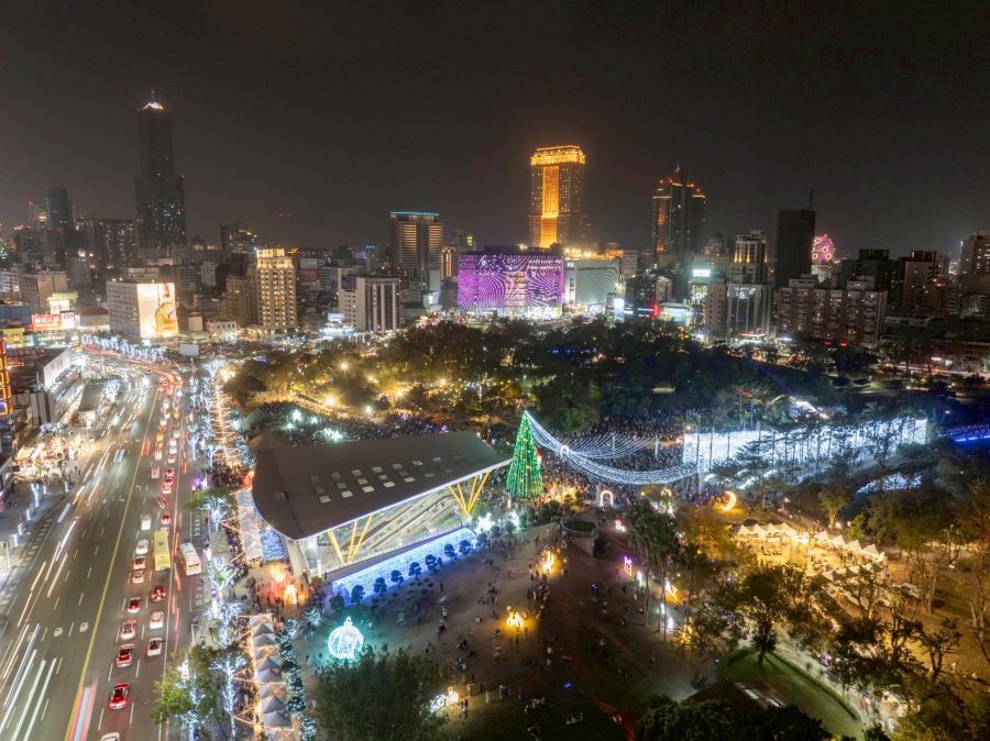 2025高雄聖誕生活節 慶典燈光聚焦中央公園 金曲樂團接力開唱 邀請市民共度聖誕黃金週