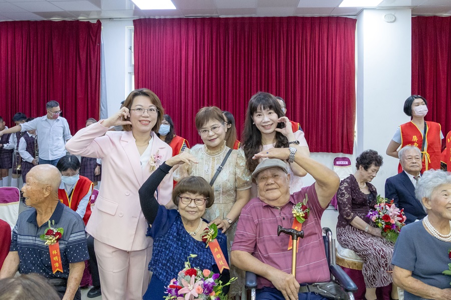 姻緣情繫一甲子 屏東市表揚17對模範夫妻