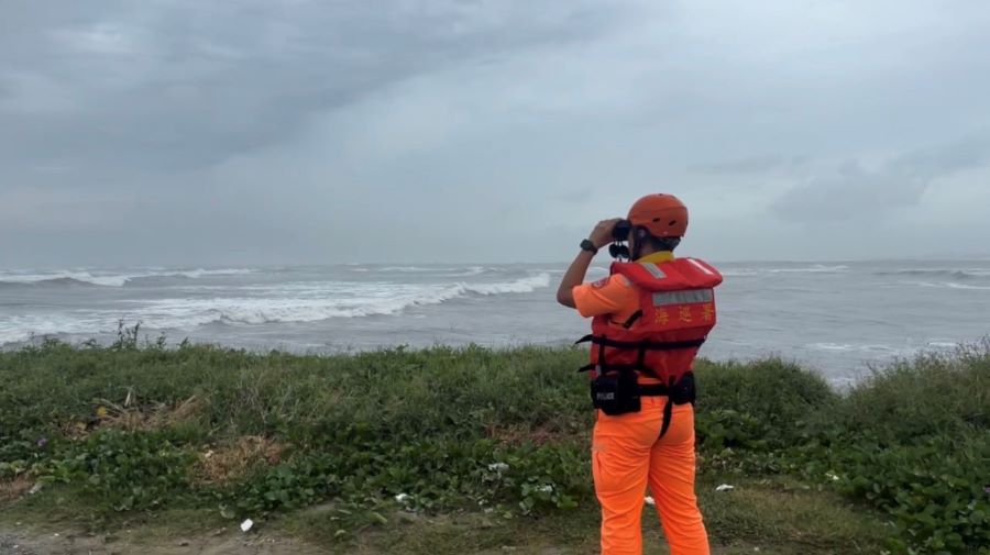 鳳凰颱風逼近　南部海巡啟動防颱整備  籲民眾遠離海邊確保安全