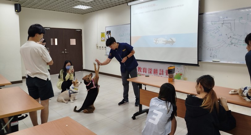 南華大學開設「寵物文創」跨領域學程 提升學子競爭力
