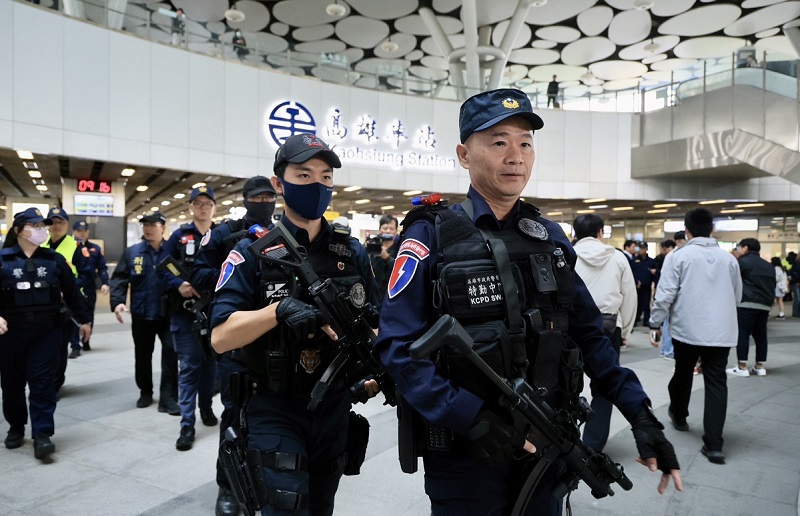 啟動最高等級維安工作　陳其邁視察高雄車站整備：強化警力維安　確保民眾安全為要務