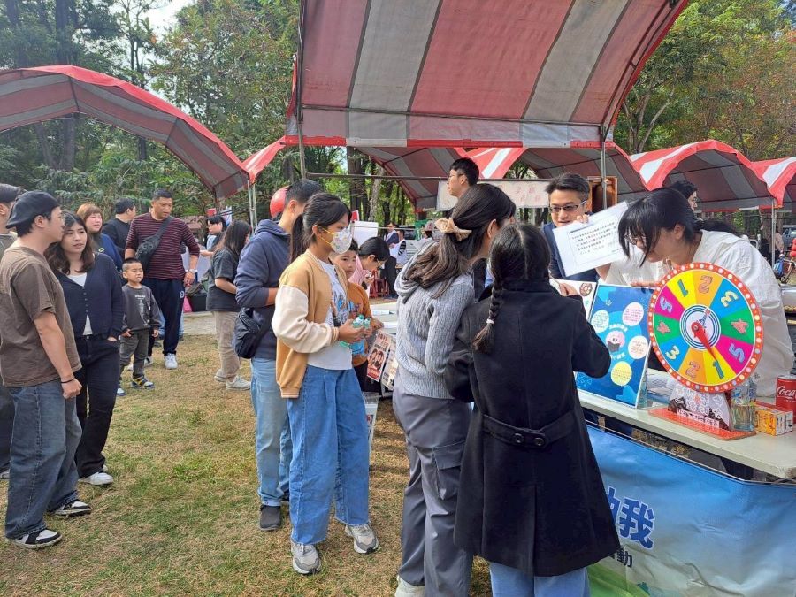 中油大林煉油廠政風組攜手石化事業部政風室舉辦「清廉同樂會」,互動遊戲烤出誠信新滋味