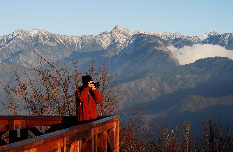 2025全球必訪旅遊勝地夢幻楓景、磅礡雲海登場 阿里山賓館邀請生態攝影達人黃源明”玩攝阿里山楓紅假期”