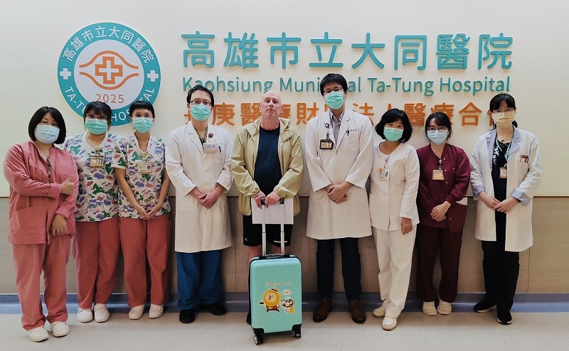 加拿大籍旅客落海昏迷命危 大同醫院接手搶救成功自行步行出院