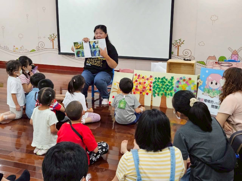 公共圖書館打造親子五感閱讀森林 嘉義市翻轉靜態閱讀