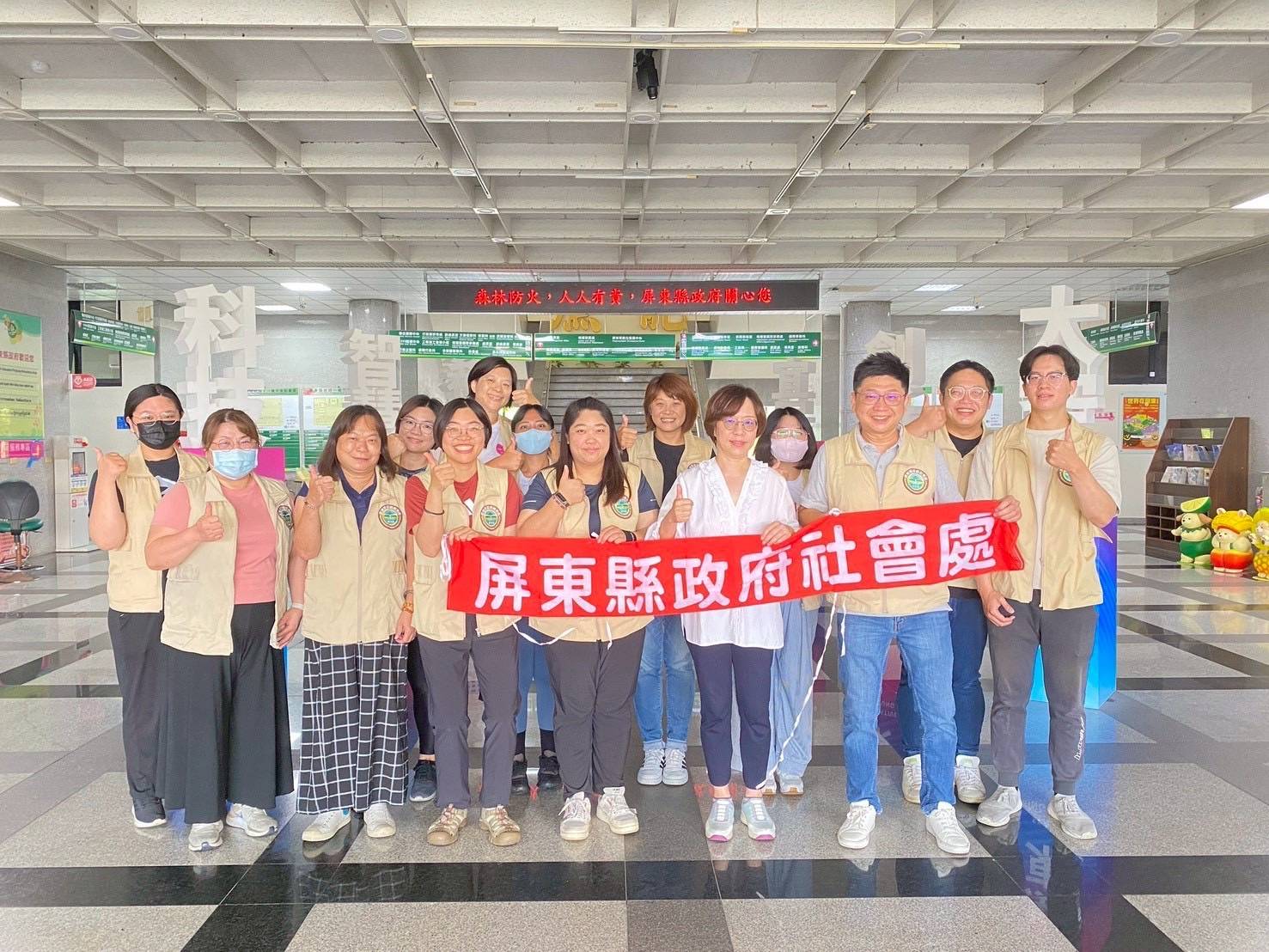 屏縣府支援花蓮復原再接力 社會處26位專業社工協力大進國小收容所