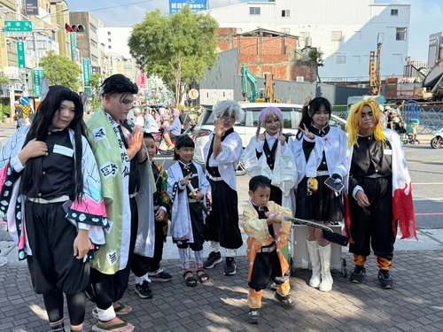 台南海安商圈萬聖派對萬人擠爆