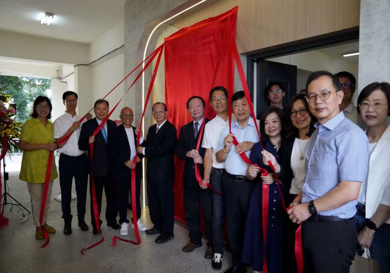 高師大和平校區終身學習認證中心啟用 初期輔導補教業者通過相關認證