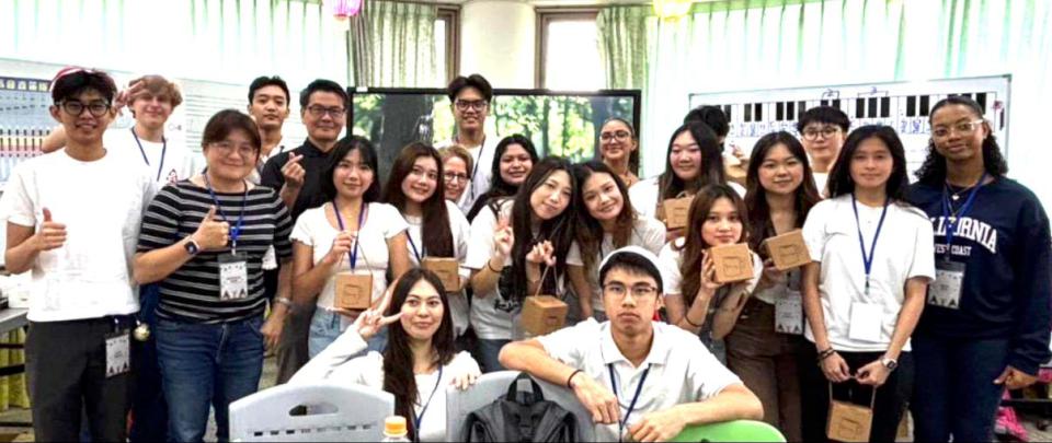 義大國際學院傳媒娛樂系師張姮燕領軍11國生 前進南投縣國姓鄉福龜國小國際見學