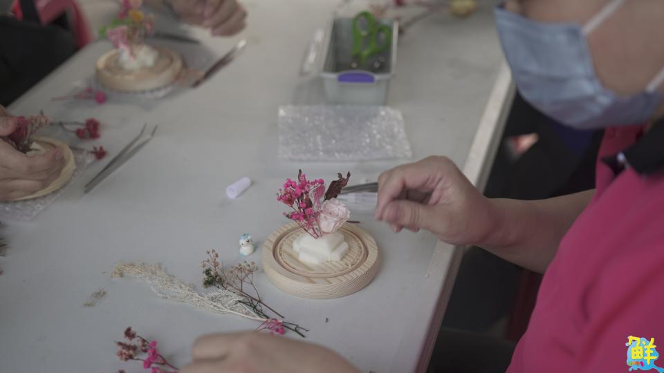 高雄市新客家文化園區化身浪漫綠廊 21對新人共譜幸福婚禮