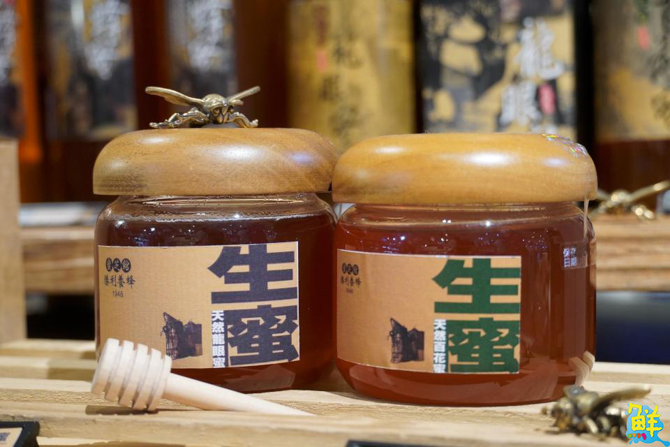 漢神巨蛋8樓舉辦臺南美食文化節 眾多在地特產齊聚 平安鹽香包手作同步登場