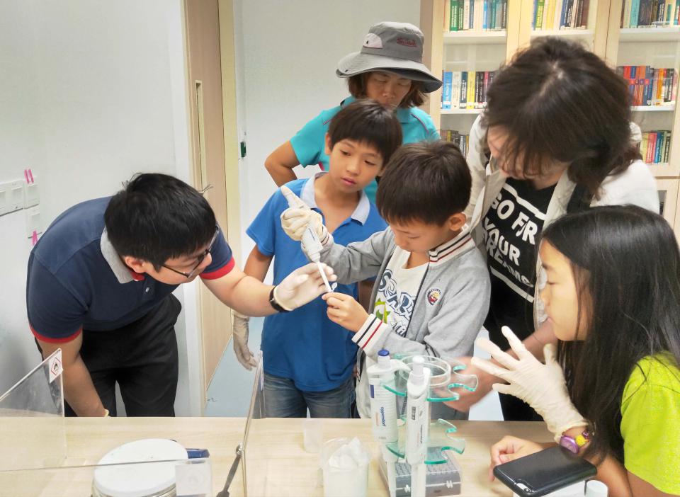 科工館2025科工夏令營5月1日起上網報名 全英新加坡親子科學營全台少見